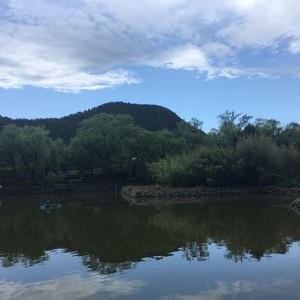 行者野钓营 探寻自然水域的静谧与激情